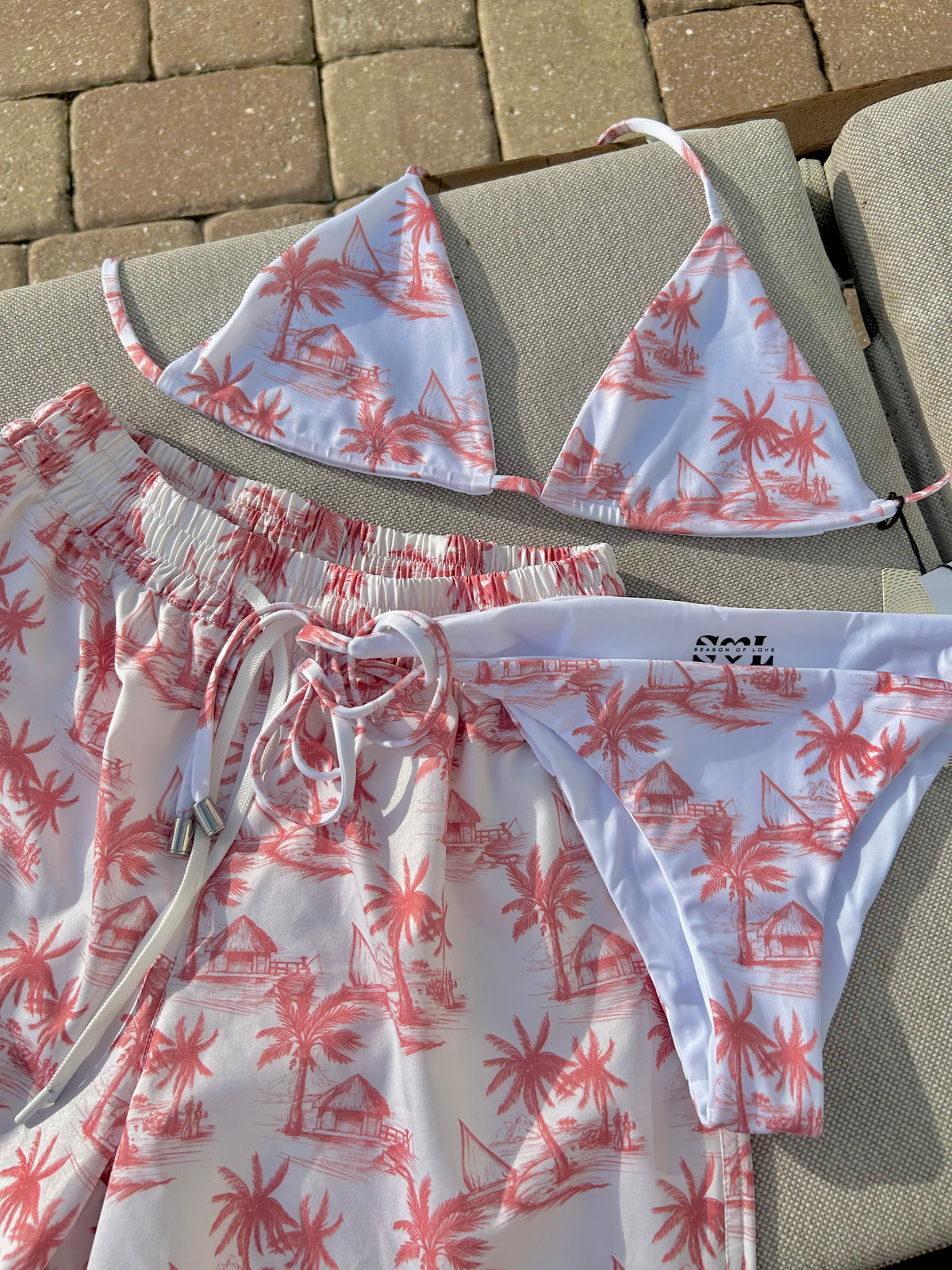 Fiji (Shorts)